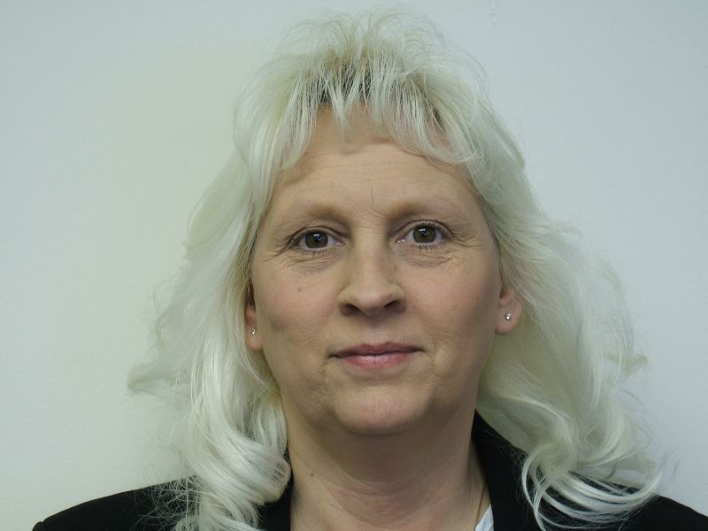Staff/Lisa_Holton.jpg